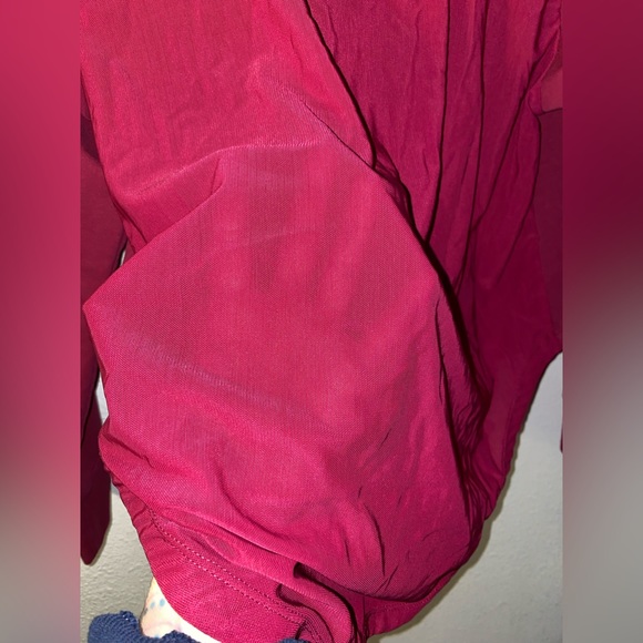 EUC | GymShark | Activewear Top | High/Low | Size Medium | Maroon - Picture 7 of 8